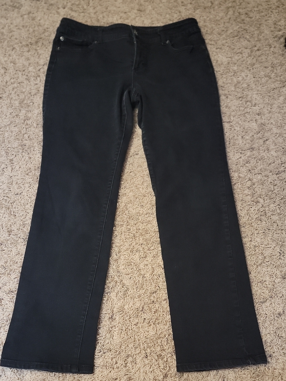 Women's Black Straight Leg Jeans - Sleek Everyday Fit